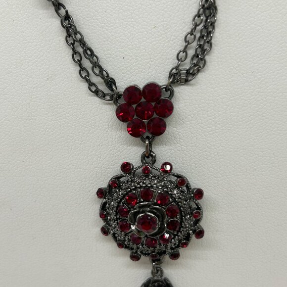 Vintage Vida Red Rhinestone Necklace Gothic Vampire Gun Metal Statement Pendant - Picture 5 of 11